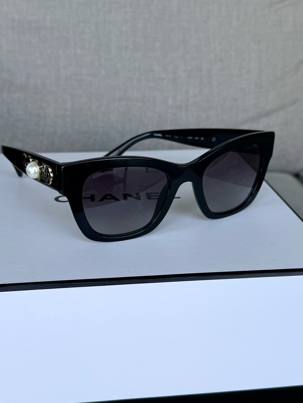 CHANEL Black Cat-Eye Sunglasses with Pearl & CC Emblem - Picture 8 of 10
